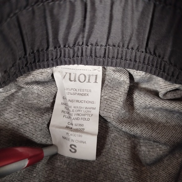 Vuori Kore Shorts Mens S Gray Athletic Lined Drawstring Gym Running 9" Ins - Picture 5 of 12